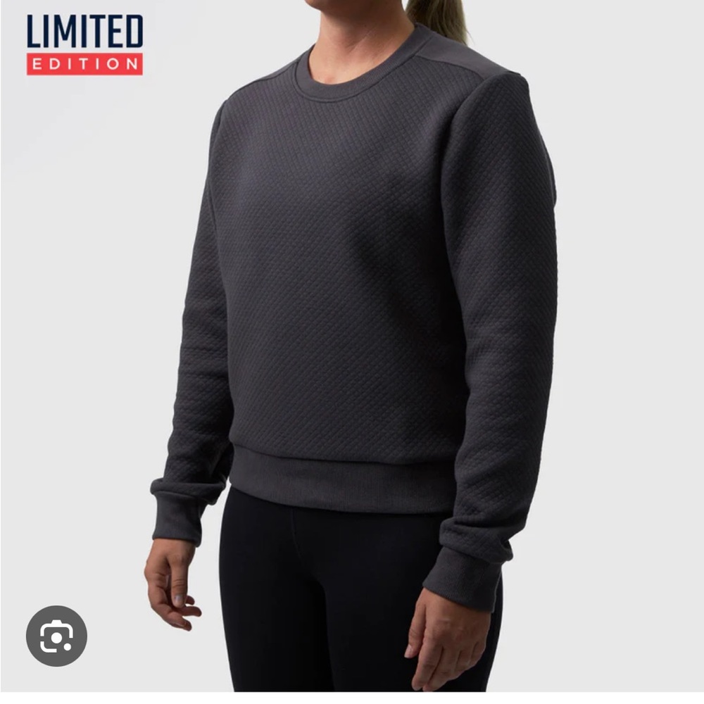 *NWT* Born primitive crewneck pullover